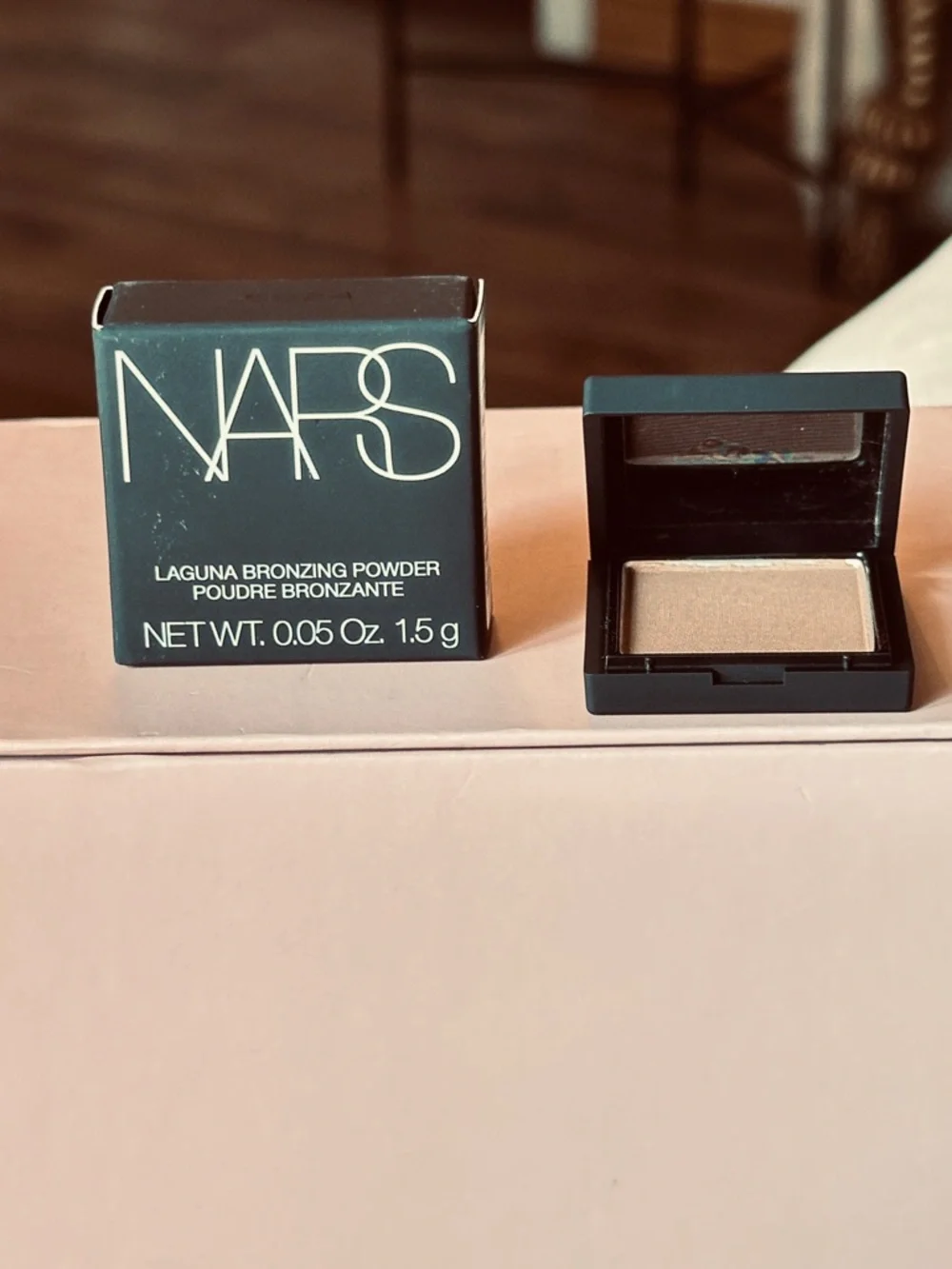 NARS Laguna Bronzing Powder Compact - Warm Tan & Black Packaging